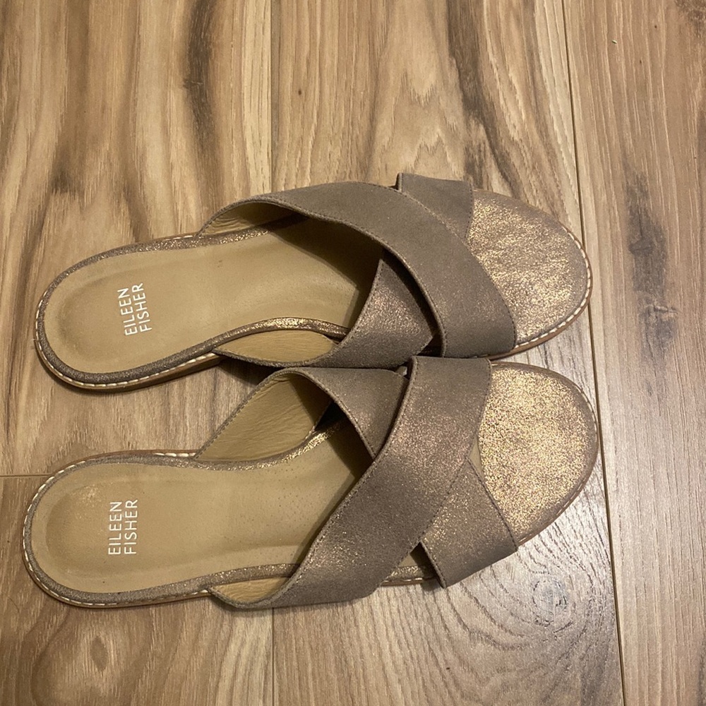 Eileen Fisher Cape Crossover shimmery taupe Leather Sandals Size 9